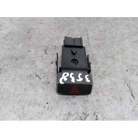 WŁĄCZNIK ŚWIATEŁ AWARYJNYCH VOLVO V40 I