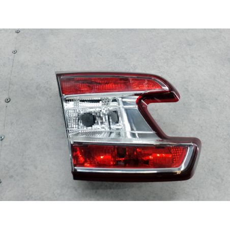 LAMPA TYLNA LEWA W KLAPE RENAULT MEGANE III