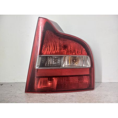 LAMPA TYLNA PRAWA VOLVO S80 I
