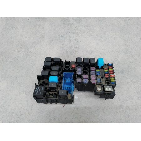 SKRZYNKA BEZPIECZNIKÓW MAZDA 5 I