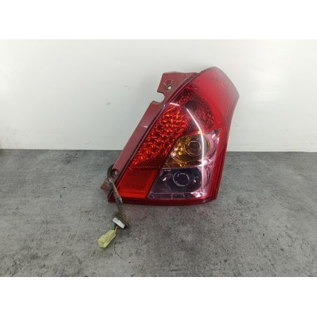 LAMPA TYLNA PRAWA SUZUKI SWIFT IV