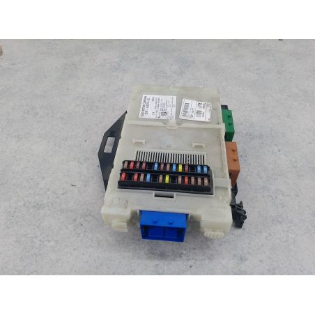 SKRZYNKA BEZPIECZNIKÓW FORD MONDEO MK4