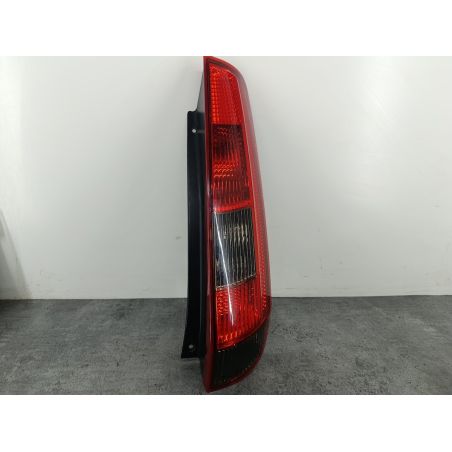 LAMPA TYLNA PRAWA FORD FIESTA MK6