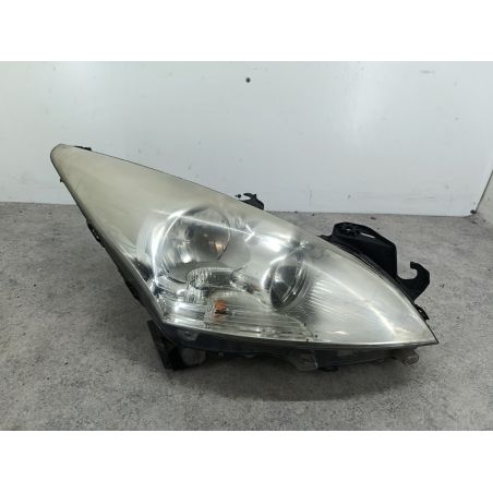 LAMPA PRZÓD PRAWA PEUGEOT 5008
