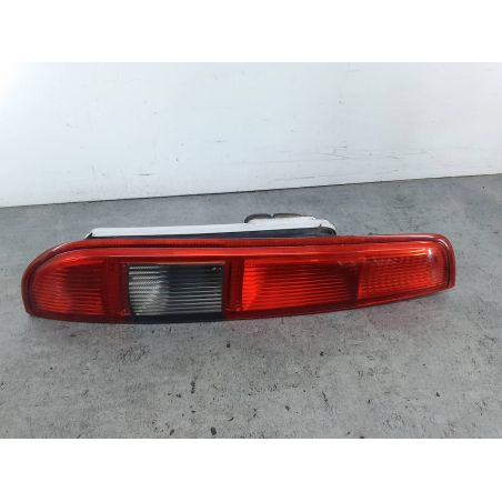 LAMPA TYLNA LEWA FORD FOCUS II