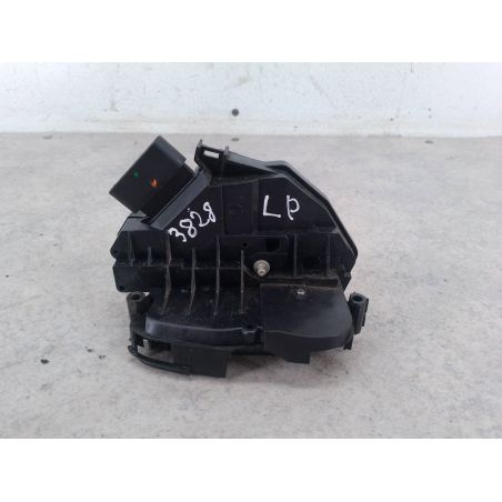 ZAMEK DRZWI LEWY PRZÓD VOLVO V60