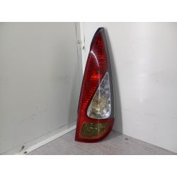 LAMPA TYLNA PRAWA TOYOTA YARIS VERSO 1.5 i 16V200552-0911063746                                            