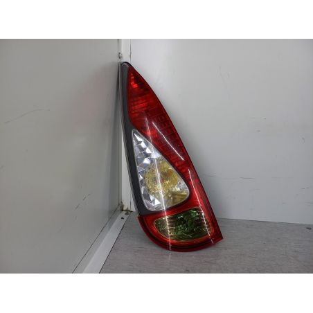 LAMPA TYLNA LEWA TOYOTA YARIS VERSO 1.5 i 16V 2005 52-091 106 3746 