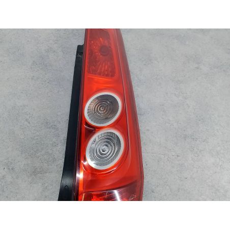 LAMPA TYLNA PRAWA FORD FIESTA MK6 1.3 1.3 8V 2007 6S61-13404-B 84 70 3997 