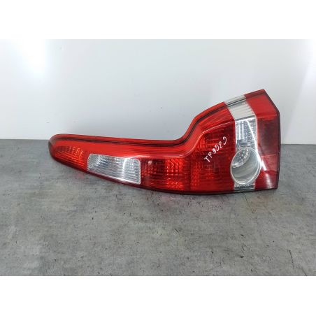 LAMPA TYLNA PRAWA VOLVO V50 2.0 D 136KM 2.0 D 2007 30698921 455-16 136 3929 