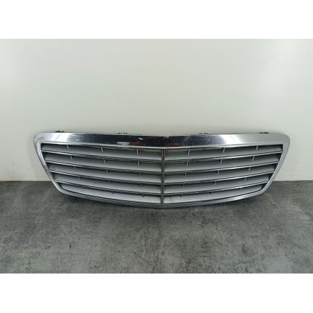 ATRAPA GRILL GRIL MERCEDES-BENZ KLASA E W211 3.2 E320 CDI 204KM 3.2 CDI E320 2004 A2118800383 C744 204 3561 