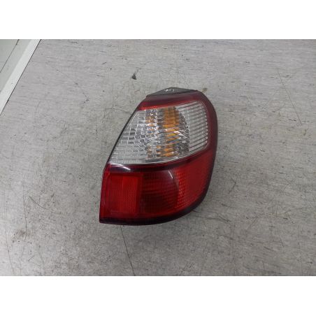 LAMPA TYLNA PRAWA SUBARU LEGACY III 2.0 16V 1999 792 125 3896 