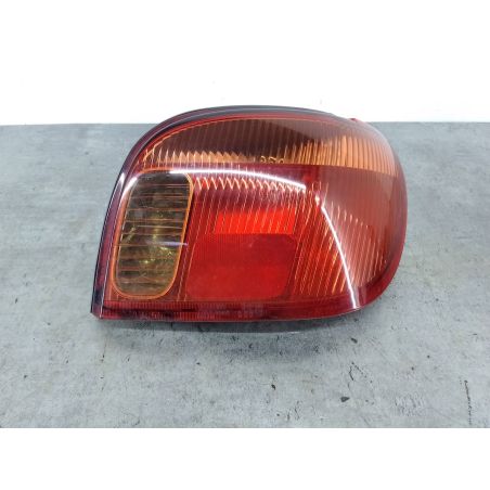 LAMPA TYLNA PRAWA TOYOTA YARIS I LIFT 1.0 16V 2003 209 65 3820 