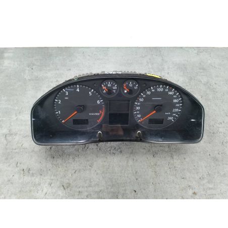 LICZNIK AUDI A4 B5 1.8 125KM 1.8 20V 1999 8D0920900K VDO LZ5K 125 3763 