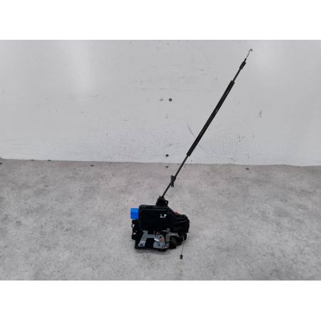 ZAMEK DRZWI LEWY PRZÓD VW GOLF V 1.9 TDI 105KM 1.9 TDI 2007 3D1837015AB LA3H 105 3674 