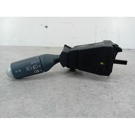 PRZEŁĄCZNIK MANETKA KIERUNKOWSKAZÓW SMART FORTWO I 0.8 CDI 41KM 0.8 CDI 2006 0001185V009 EB1 EA4 41 4100 