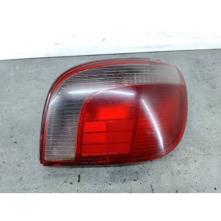 LAMPA TYLNA PRAWA TOYOTA YARIS I 1.3 16V 86KM 1.3 16V 2000 53-08701  52-004 199 86 4132 