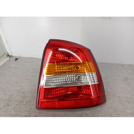 LAMPA TYLNA PRAWA OPEL ASTRA G 1.8 16V 1.8 16V 1998 90521544 Z293 116 4121 