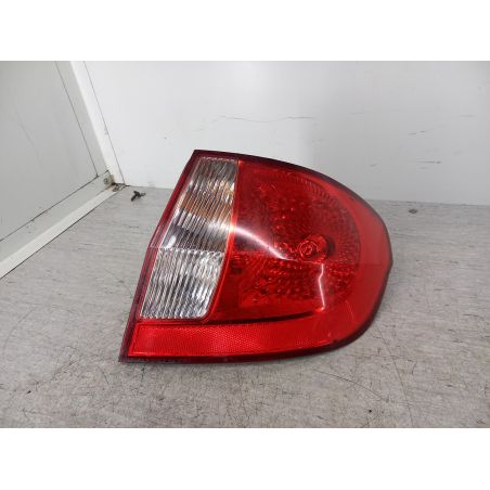 LAMPA TYLNA PRAWA HYUNDAI GETZ 1.1 1.1 12V 2006 92402 1C5XX 2B 66 3947 