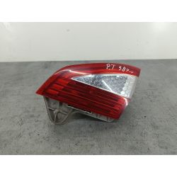 LAMPA TYLNA PRAWA W KLAPE FORD MONDEO MK4 2.0 TDCI2.0 TDCI20087S71-13A602-AAX6130                                            