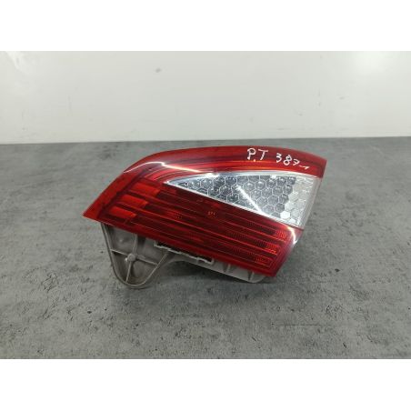 LAMPA TYLNA PRAWA W KLAPE FORD MONDEO MK4 2.0 TDCI 2.0 TDCI 2008 7S71-13A602-AA X6 130 