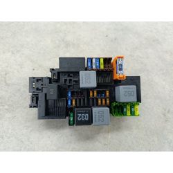 SKRZYNKA BEZPIECZNIKÓW MERCEDES-BENZ W205 2.0 16V C2002017A22290632021971844171                                            