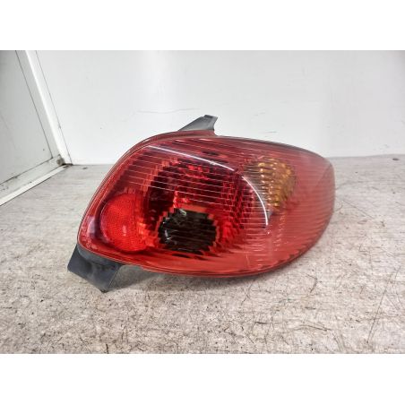 LAMPA TYLNA PRAWA PEUGEOT 206 FL 1.4 i 75KM 1.4 i 2005 75 4201 