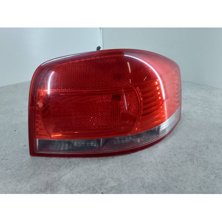 LAMPA TYLNA PRAWA AUDI A3 8P/8PA/8P7 2.0 TDI 140KM 2.0 TDI 2006 8P0945096 LY7W 140 4347 
