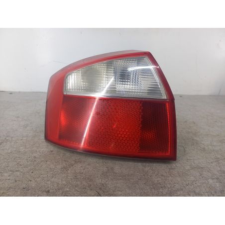 LAMPA TYLNA LEWA AUDI A4 B6 2.0 20V 131KM 2.0 20V 2001 153929 HELLA LX7Z 131 4203 