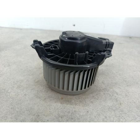 WENTYLATOR NAWIEWU, DMUCHAWA TOYOTA YARIS III 1.0 VVT-I 69KM 1.0 12V 2013 AV1370 040 69 4448 