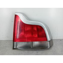 LAMPA TYLNA PRAWA VOLVO S60 I 2.4 20V 140KM2.4 20V20028664080  8664082 153838  HELLA426-261404353                                            