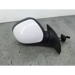 LUSTERKO PRAWE CITROEN C3 I 1.4 HDI 70KM1.4 HDI2010EWP704397                                            