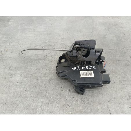 ZAMEK DRZWI LEWY PRZÓD AUDI A4 B6 3.0 V6 220KM 3.0 V6 2001 4O1837015 LZ3K 220 4261 