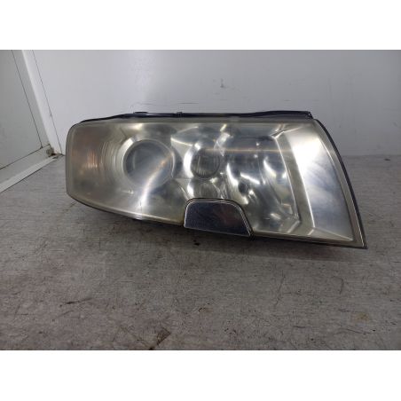LAMPA PRZÓD PRAWA SKODA SUPERB I 1.9 TDI 131KM 1.9 TDI 2005 246754-00 HELLA LF9R 131 3785 