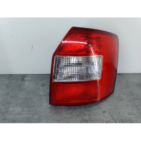 LAMPA TYLNA PRAWA AUDI A4 B6 1.9 TDI 130KM 1.9 TDI 2003 LZ9W 130 4071 