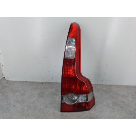 LAMPA TYLNA PRAWA VOLVO V50 2.0 D 136KM 2.0 D 2004 30698921 459-46 136 3827 