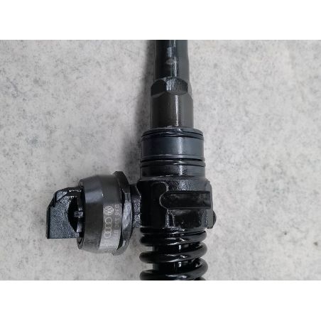 POMPOWTRYSK VW GOLF V 1.9 TDI 105KM 1.9 TDI 2004 038130073AG 0414720215  BOSCH LA3W 105 4430 