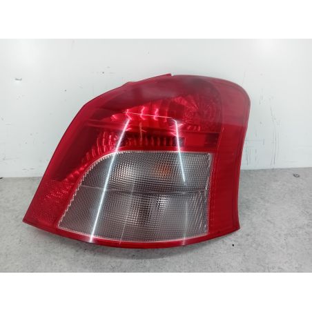 LAMPA TYLNA PRAWA TOYOTA YARIS II 1.0 VVT-I 69KM 1.0 12V 2006 52-143 3P0 69 4574 