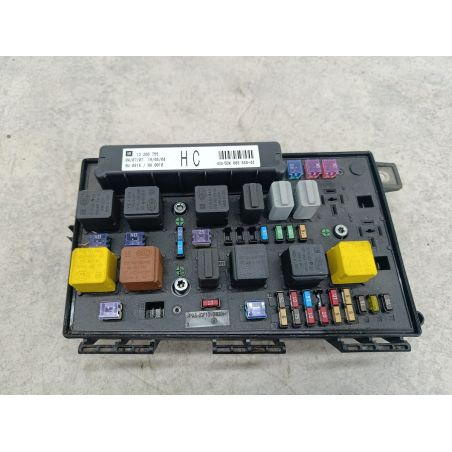 SKRZYNKA BEZPIECZNIKÓW OPEL ASTRA H 1.6 16V 180KM 1.6 16V 2007 13206755HC 5DK008668-44  HELLA Z168 180 4141 