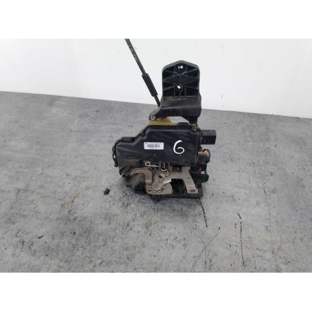 ZAMEK DRZWI PRAWY TYŁ VW PASSAT B5 FL 1.9 TDI 100KM 1.9 TDI 2004 3B4839016M LA7W 100 4723 