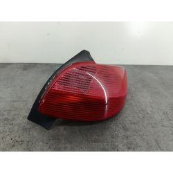 LAMPA TYLNA PRAWA PEUGEOT 206 1.4 i 16V 88KM1.4 16V20042531DEXL884840                                            