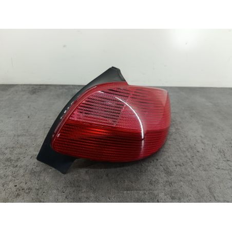 LAMPA TYLNA PRAWA PEUGEOT 206 1.4 i 16V 88KM 1.4 16V 2004 2531D EXL 88 4840 