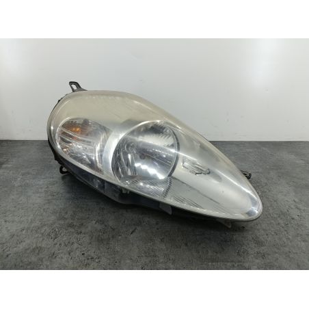 LAMPA PRZÓD PRAWA FIAT GRANDE PUNTO 1.4 1.4 8V 2008 89101388 174/B 77 4838 