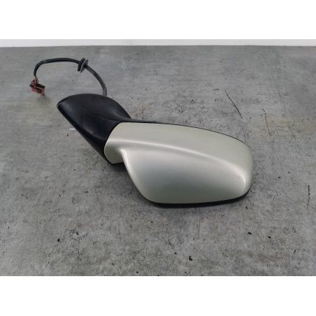 LUSTERKO PRAWE PEUGEOT 407 SW 2.2 16V 163KM 2.2 16V 2005 KCV 163 4646 