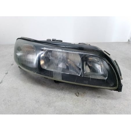 LAMPA PRZÓD PRAWA VOLVO V70 II 2.4 140KM 2.4 20V 2002 8662922 89006877 601-46 140 4712 