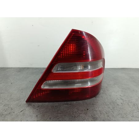 LAMPA TYLNA PRAWA MERCEDES-BENZ KLASA C W203 1.8 KOMPRESOR 143KM 1.8 16V C180 2004 UL0-3312R C359 143 3963 