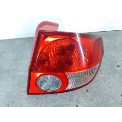 LAMPA TYLNA PRAWA HYUNDAI GETZ 1.31.3 12V200592402-1CXXXCS824461                                            