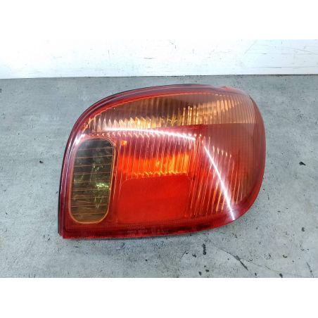 LAMPA TYLNA PRAWA TOYOTA YARIS I FL 1.5 16V 2004 52-049 209 103 4393 