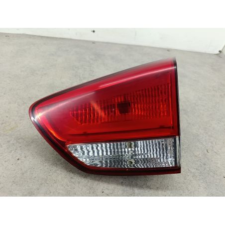 LAMPA TYLNA PRAWA W KLAPE KIA CARENS IV 1.7 CRDI 2013 92404-A4 K7N 136 4924 
