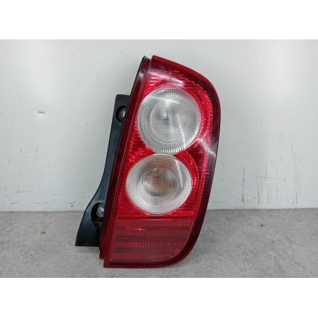 LAMPA TYLNA PRAWA NISSAN MICRA III K12 1.2 16V 80KM 1.2 16V 2004 J11 80 4732 
